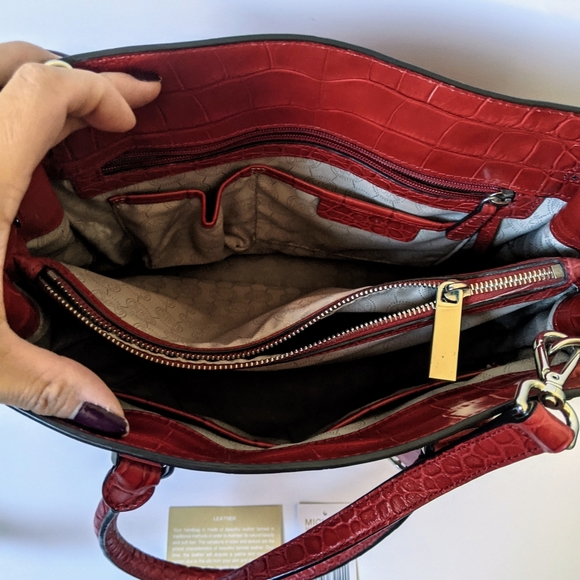 MK Dillon Lg NS Tote RED - Picture 4 of 9